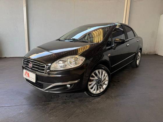 FIAT LINEA 1.8 ESSENCE 16V FLEX 4P AUTOMATIZADO FIAT LINEA 1.8 ESSENCE 16V FLEX 4P AUTOMATIZADO